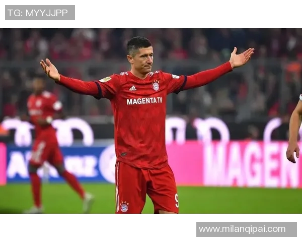 莱万重返安联球场遭拜仁球迷嘘声四起忘恩负义的背叛者吗